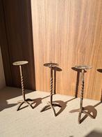 3 kandelaars, Ophalen