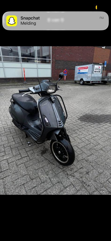 Vespa sprint, Fietsen en Brommers, Snorfietsen en Snorscooters, Ophalen of Verzenden, Zo goed als nieuw, Vespa