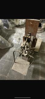 Oude baskuul/weegschaal, Ophalen