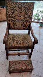 Houten stoel met voetenbankje, Ophalen