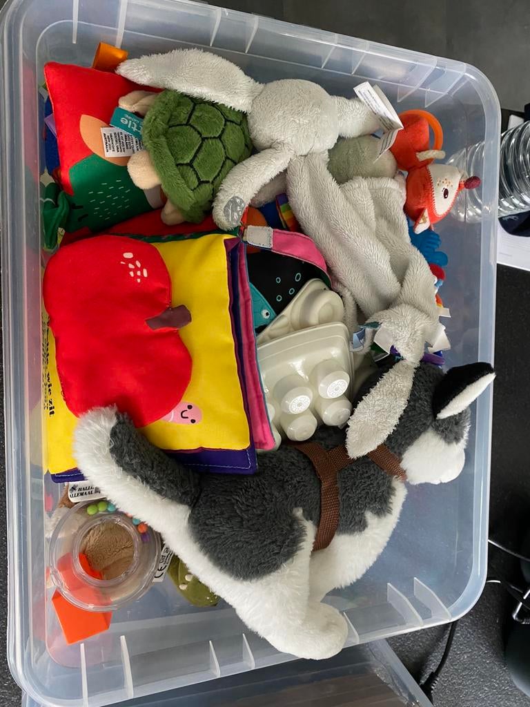 Doos vol babyspeelgoed, Kinderen en Baby's, Ophalen, Zo goed als nieuw