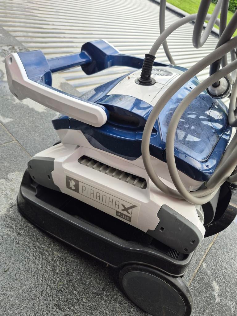 Zwembadrobot piranha x plus, Ophalen