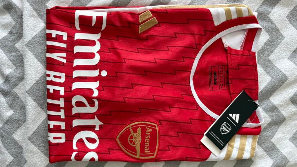 Maillot de foot Arsenal, Sports & Fitness, Football, Taille M, Enlèvement, Neuf, Maillot