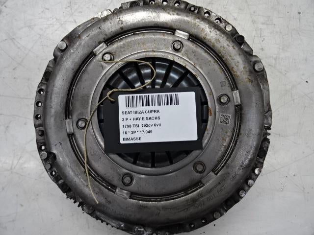 VOLANT MOTEUR BI-MASSE Seat Ibiza IV SC (6J1) (SACHS), Mevr. I. Hauben, Utilisé, Rue de l'Espoir 34 34
4030  GRIVEGNÉE, BE, Info@Collignon.be