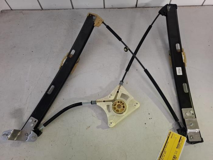 Mécanique vitre 4portes avant droite d'un Volkswagen Polo, Volkswagen, -, 3 mois de garantie, Utilisé