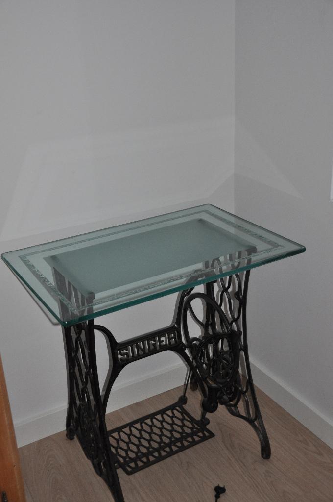 naaitafel, Enlèvement