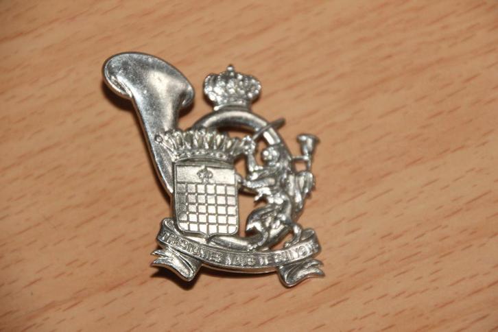 ABL Insigne de beret "2eme Chasseurs à Pied" (argent), Collections, Objets militaires | Général, Armée de terre, Envoi