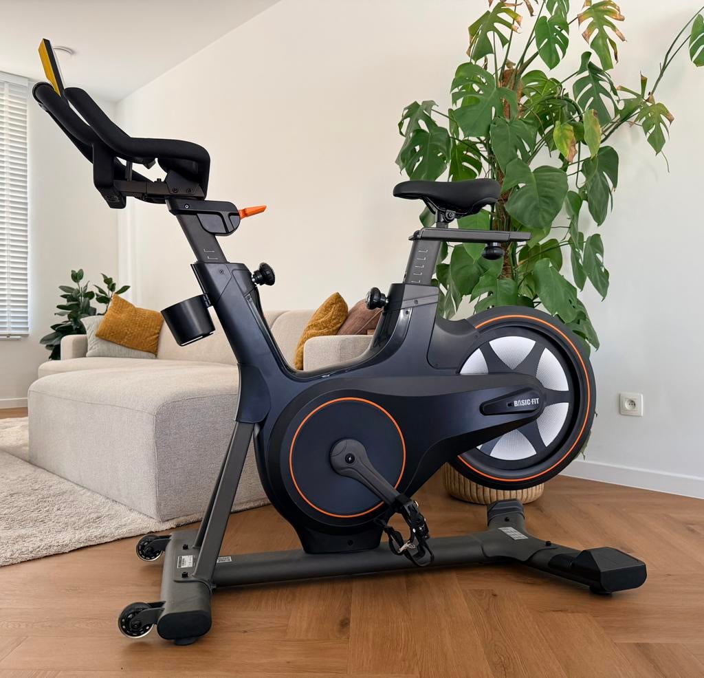 Basic-Fit Smart Bike + Horizon GR console, Sports & Fitness, Enlèvement, Comme neuf, Vélo d'appartement