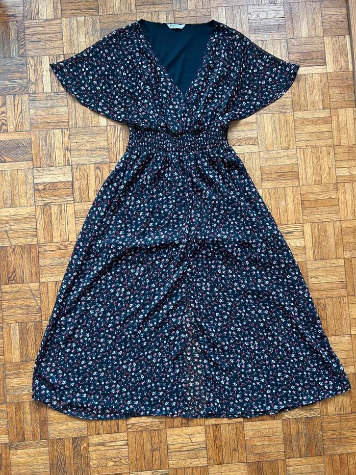 Stradivarius lange jurk voor dames, maat L, in nieuwstaat, Kleding | Dames, Jurken, Nieuw, Maat 42/44 (L), Overige kleuren, Onder de knie