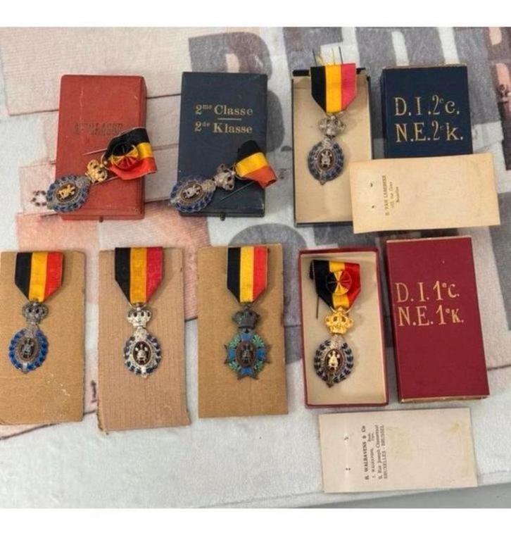 7x Belgische medaille belgie 1ste 2de klasse Dienstmedaillon, Postzegels en Munten, Penningen en Medailles, Ophalen of Verzenden