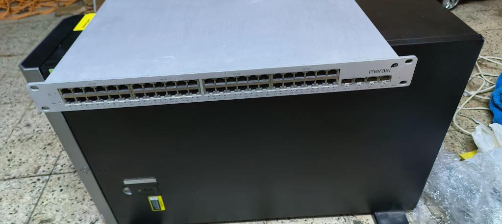 3 verschillende netwerkapparaten met meerdere poorten, Ophalen, Gebruikt