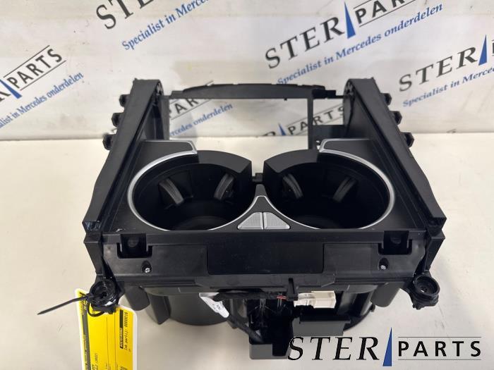 Porte-gobelet d'un Mercedes GLE, Autos : Pièces & Accessoires, Habitacle & Garnissage, Mercedes-Benz, Utilisé, 3 mois de garantie