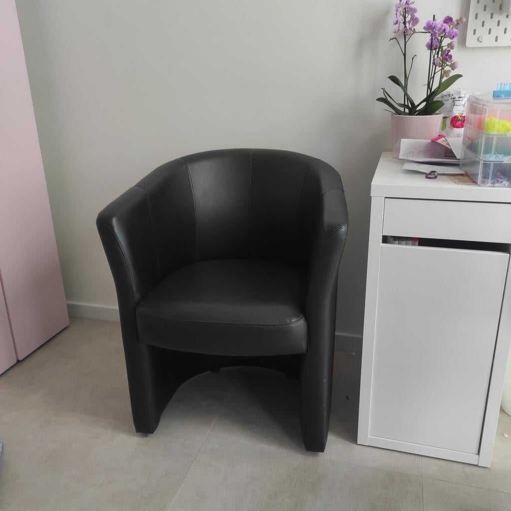 Lederen zwarte eenzit, Ophalen, Zwart