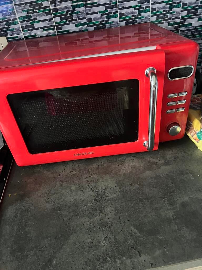 Rode nieuwe microgolf te koop nooit gebruikt, Elektronische apparatuur, Microgolfovens, Ophalen, Microgolfoven, Draaiplateau, Grill