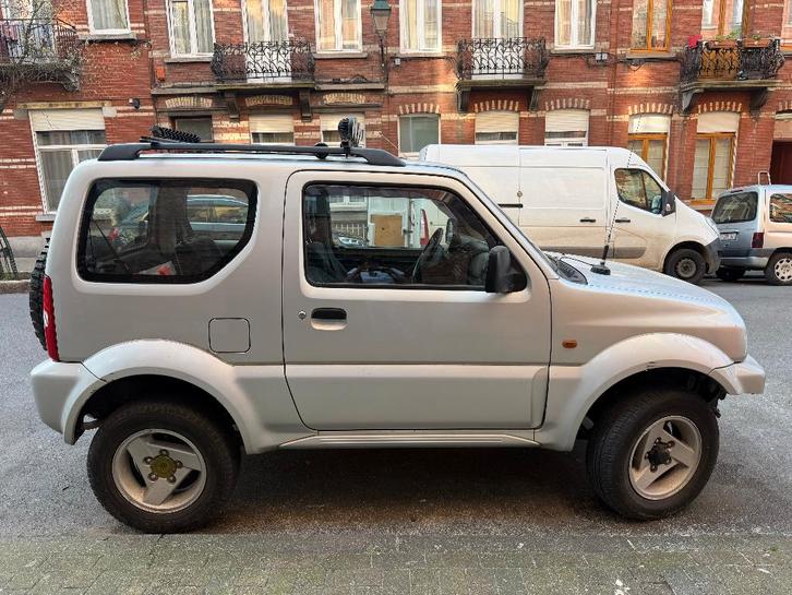 Suzuki Jimny 1.3 Essence 2003 – pour pièces ou projet, Auto's, Suzuki, Particulier, Jimny, 4x4, Benzine, 2 deurs, Handgeschakeld