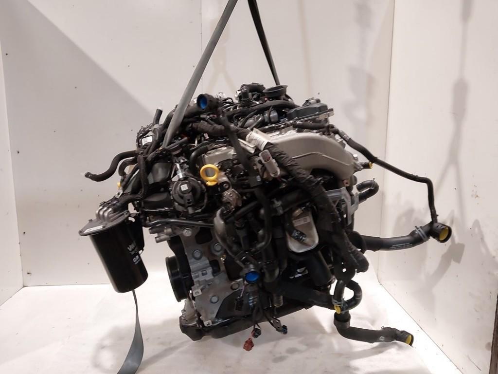 MOTEUR Volkswagen Golf VIII Variant (GC5) (01-2020/-), Dhr. J. Ham, Volkswagen, Administratie@autoham.nl, Utilisé