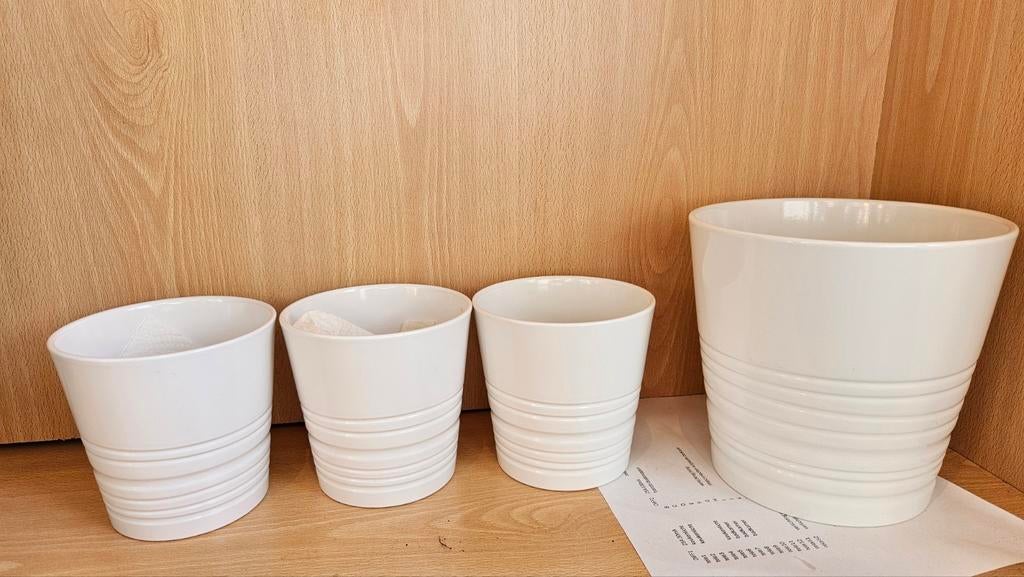 Bloempotten wit 4st assortie en 2 losse. 5 euro per stuk,, Tuin en Terras, Ophalen