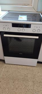 Poêle Siemens HA724220 —céramique —A— très bon état, Classe énergétique A ou plus économe, 85 à 90 cm, 4 zones de cuisson, Céramique