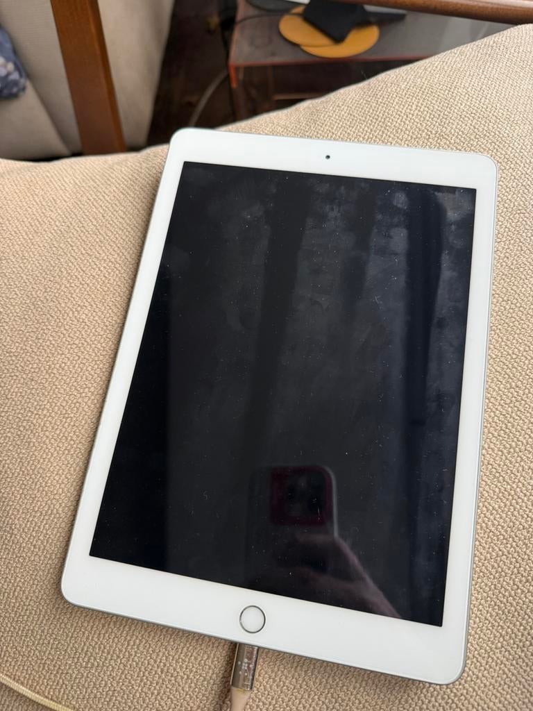 iPad 2017 128GB WiFi zilver, Informatique & Logiciels, Apple iPad Tablettes, Enlèvement, Utilisé, Argent