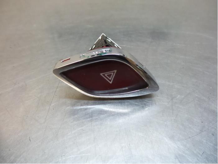 Commutateur éclairage d'urgence d'un Citroen C3 (C3 09-), Autos : Pièces & Accessoires, Tableau de bord & Interrupteurs, Citroën