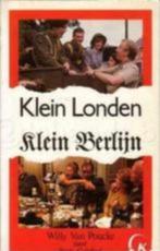 Willy Van Poucke / KLein Londen Klein Berlijn, Ophalen of Verzenden, Gelezen, Tv-serie