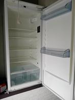 Ijskast en tafeltje op wielen, Elektronische apparatuur, Koelkasten en IJskasten, Ophalen