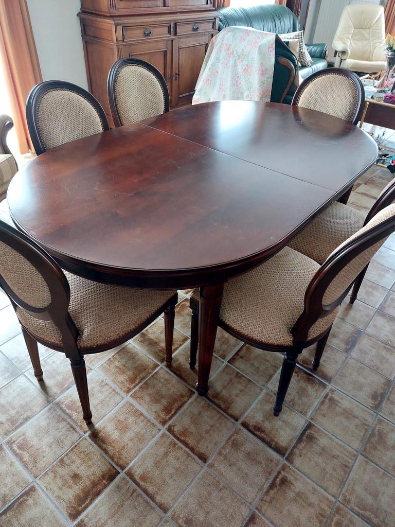 Eettafel in kerselaar, Ophalen