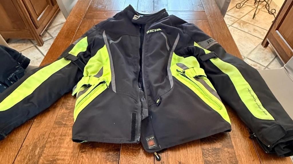 RICHA Scirocco veste et pantalon moto, Motos, Vêtements | Vêtements de moto, Ensemble, Hommes, Seconde main, Enlèvement