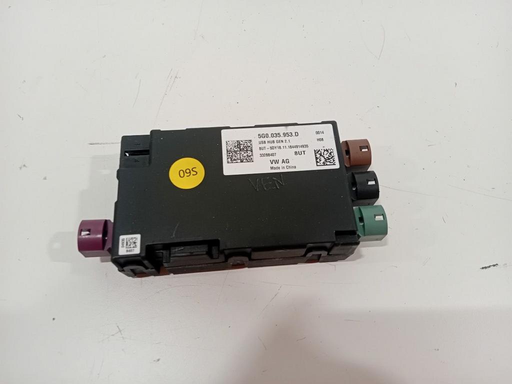 Antenne versterker Volkswagen Golf, Enlèvement ou Envoi, Van der Ven Autorecycling B.V., Onderdelen@venauto.nl, Ettenseweg 76, 4706 PB Roosendaal, The Netherlands