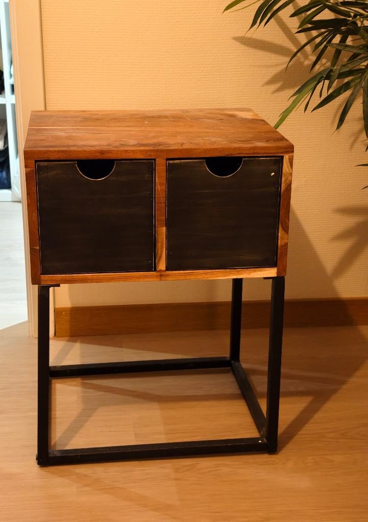 Nachtkastje van hout en metaal, set van 2, Huis en Inrichting, Slaapkamer | Nachtkastjes, Gebruikt, 55 tot 70 cm, Hout, Ophalen