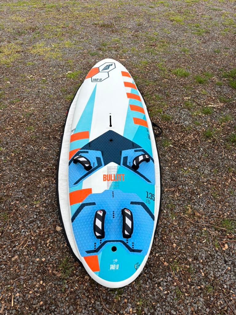 Tabou Bullit 135 (2022) - Freeride board, Sports nautiques & Bateaux, Planche à voile, Planche, Enlèvement, Utilisé, Avec sac de transport