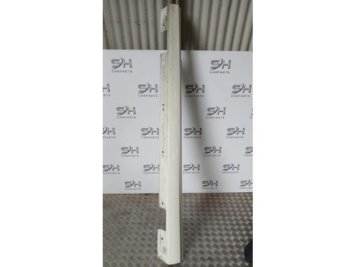 Jupe gauche d'un Mercedes A-Klasse (650), Autos : Pièces & Accessoires, Carrosserie & Tôlerie, Mercedes-Benz, Utilisé, 3 mois de garantie