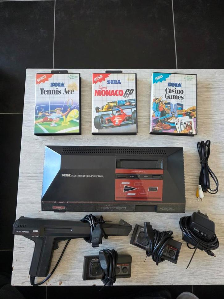 Compleet Sega Master System + games, geweer en 2 controllers, Games en Spelcomputers, Spelcomputers | Sega, Gebruikt, Master System