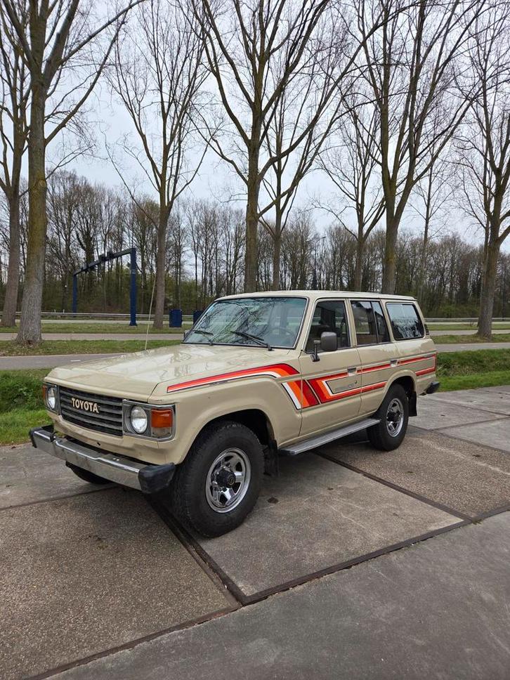 Toyota landcruiser fj62 5speed airco 9 personen oldtimer, Auto's, Oldtimers, Particulier, Toyota, Benzine, SUV of Terreinwagen