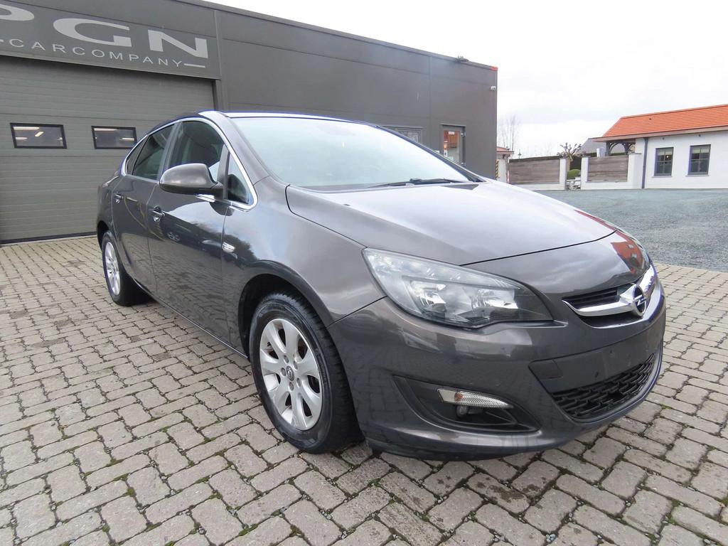 Opel Astra Astra 1.6 CDTi ecoFLEX Cosmo EURO 6b (bj 2016), 4 deurs, Gebruikt, 4 cilinders, Bedrijf