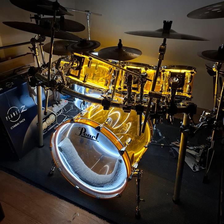 Pearl crystal beat acryl drumstel in led uitvoering in zgst, Muziek en Instrumenten, Instrumenten | Toebehoren, Zo goed als nieuw