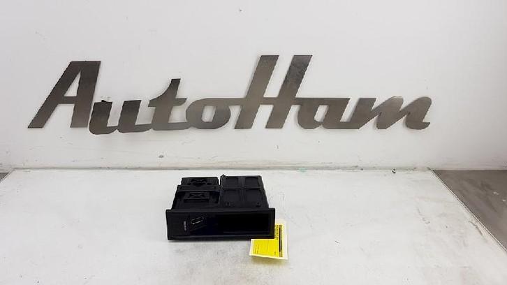 ORDINATEUR MULTIMEDIA Volkswagen Scirocco (137 / 13AD), Autos : Pièces & Accessoires, Électronique & Câbles, Volkswagen, Utilisé