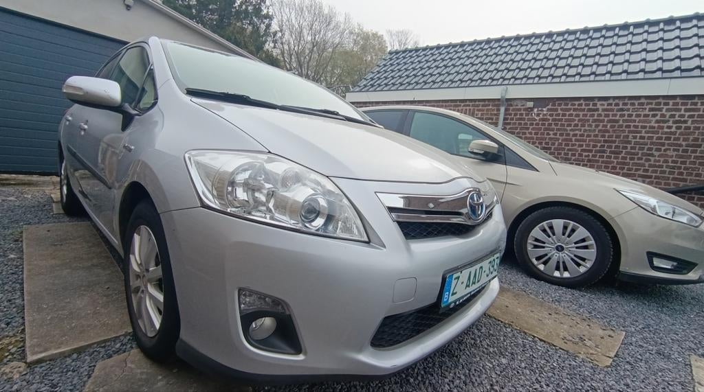 Toyota Auris Hybride 2011 avec 54909km Carnet CTokCarpass !!, Autos, Toyota, Achat, Entreprise, Entretenue par le concessionnaire