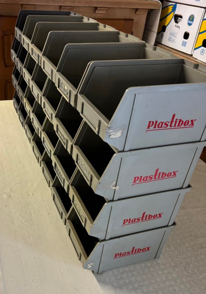 Lot 27 bacs de rangement plastiques pour atelier - Plastibox, Ophalen, Minder dan 35 cm, Minder dan 50 cm, Minder dan 40 cm