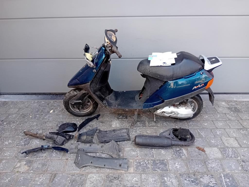 Trottinette Aprilia 50cc avec travail, Enlèvement