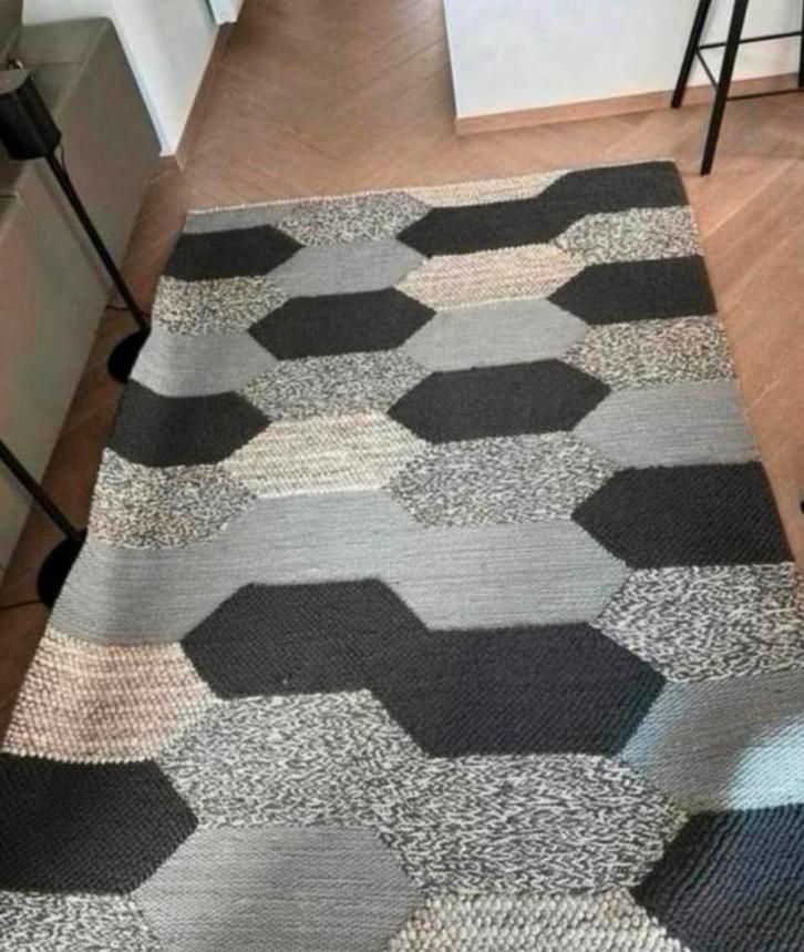 Gevlochten Wollen Tapijt - 170x240cm - 20€ Grijs/Zwart, Huis en Inrichting, Stoffering | Vloerbedekking, Zo goed als nieuw, Tapijt