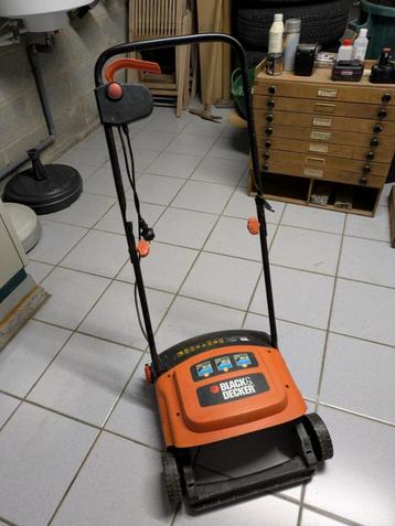 demoussur de pelouse, Tuin en Terras, Verticuteermachines, Ophalen, Zo goed als nieuw, Elektrisch, Black & Decker