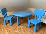Speeltafel + 2 stoelen Ikea, Kinderen en Baby's, Kinderkamer | Tafels en Stoelen, Gebruikt, Tafel(s) en Stoel(en), Ophalen