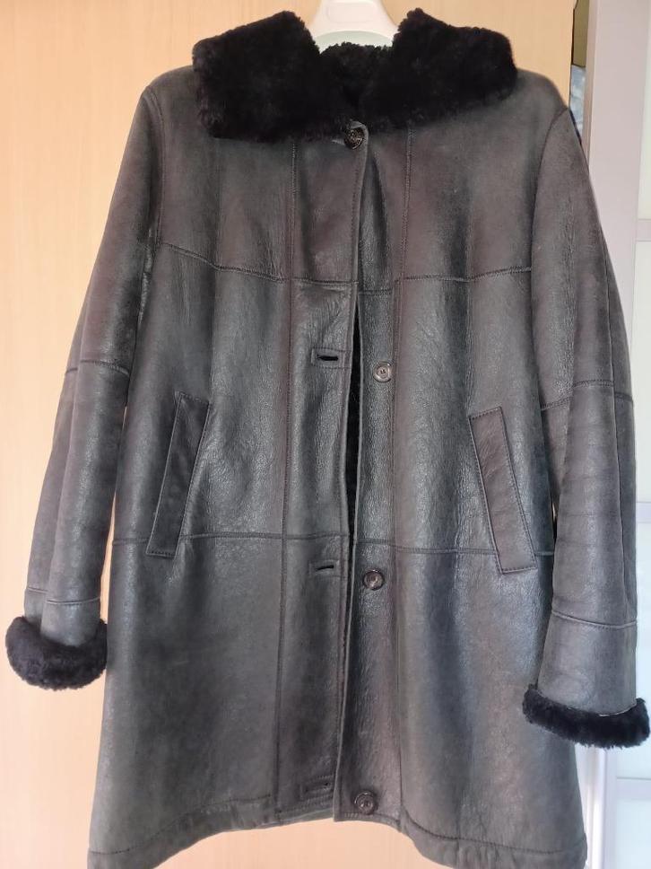 Christ lamswollen jas, tijdloos en heerlijk warm - maat 36, Kleding | Dames, Jassen | Winter, Zo goed als nieuw, Maat 36 (S), Bruin