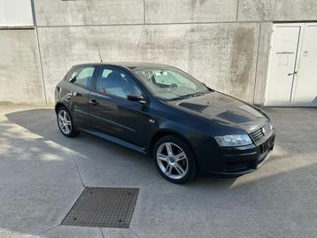 Fiat Stilo Abarth 2.4 - 5 cilinder – 127 100 km (uniek!), Auto's, Voorwielaandrijving, Stof, Zwart, Stilo