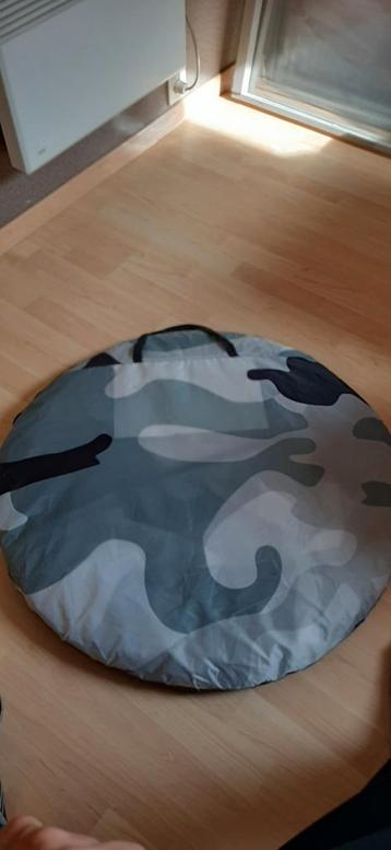 tent popup beschikbaar voor biedingen