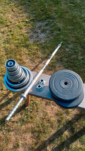 100 kg Barbell en dumbbell set beschikbaar voor biedingen