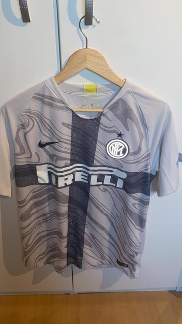 Gesigneerd shirt van Radja Nainggolan (Inter) beschikbaar voor biedingen