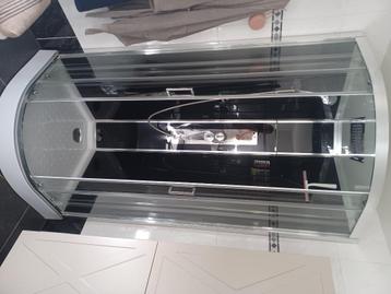 Douchecabine halfrond 90x90  beschikbaar voor biedingen