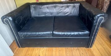 Canapé deux places, noir en très bon état beschikbaar voor biedingen